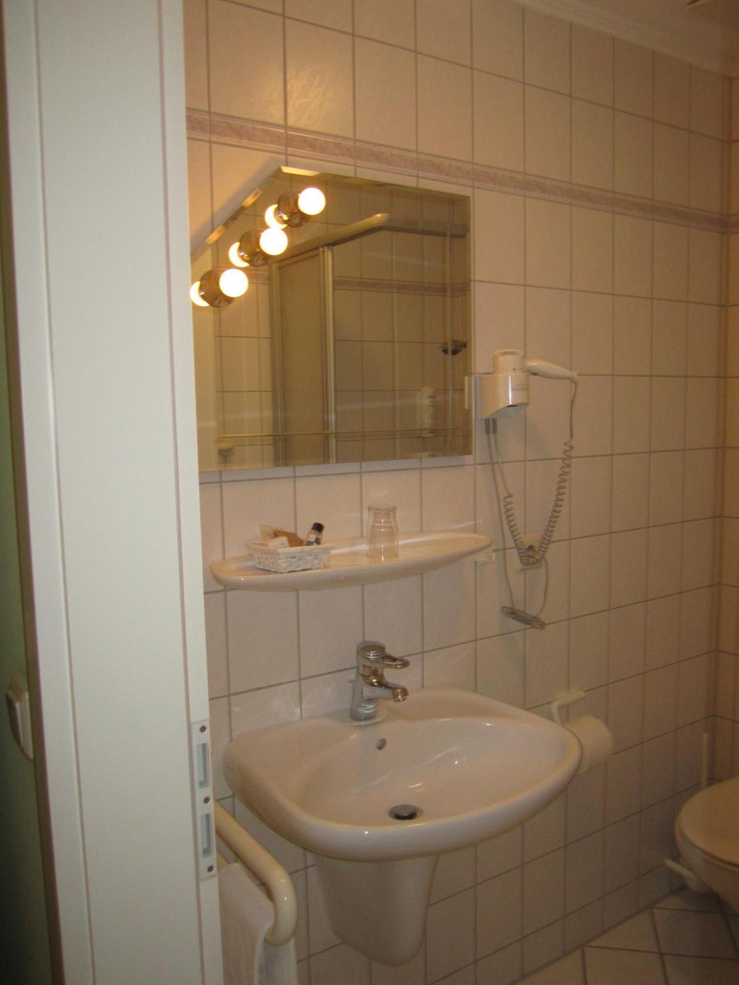 Gasthaus Knudsen Utersum Luaran gambar